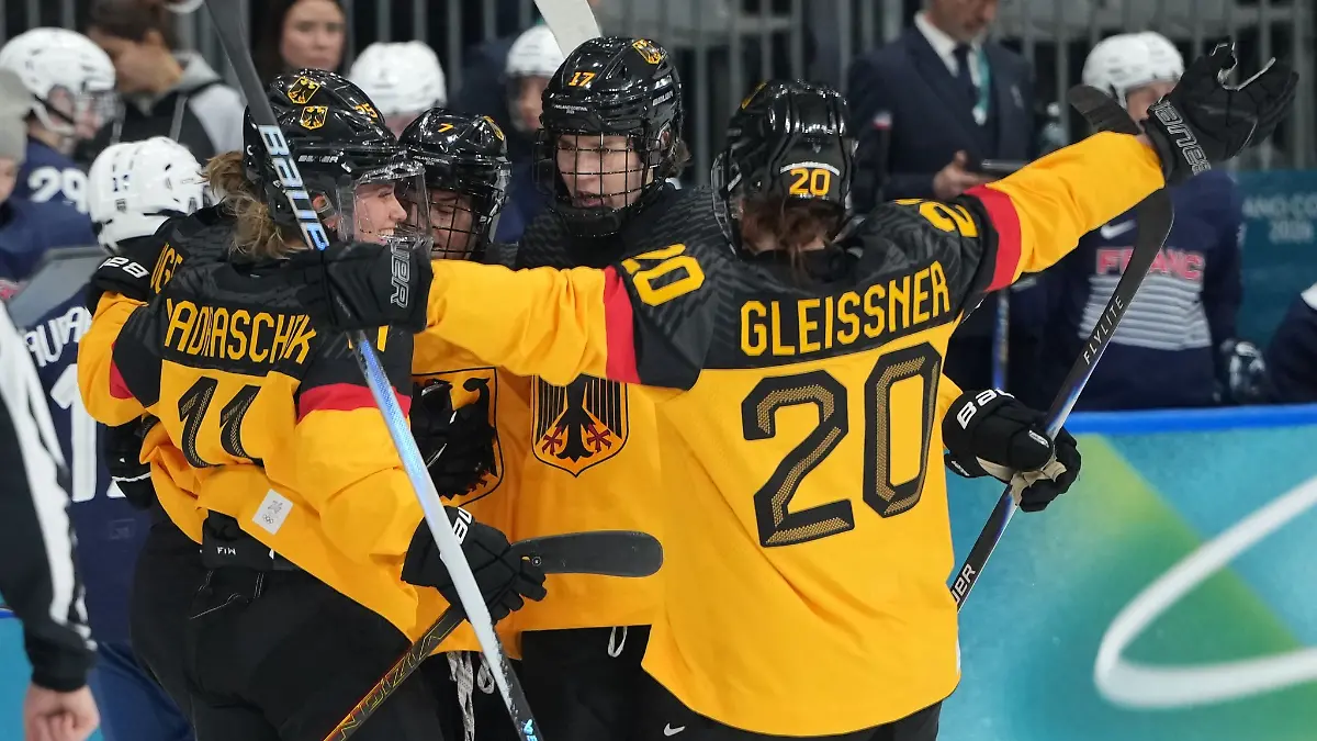 2-1-gegen-Frankreich-DEB-Frauen-kurz-vor-Viertelfinaleinzug