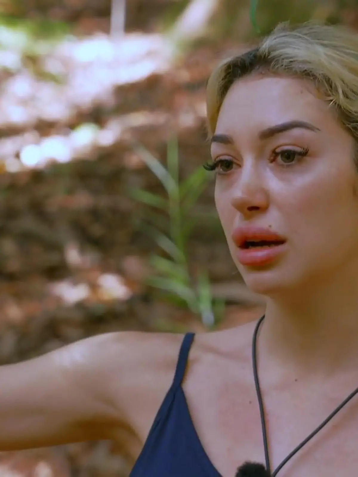 Bild zu: "Brandstiftung!! Ariel legt Feuer und löscht mit Öl"