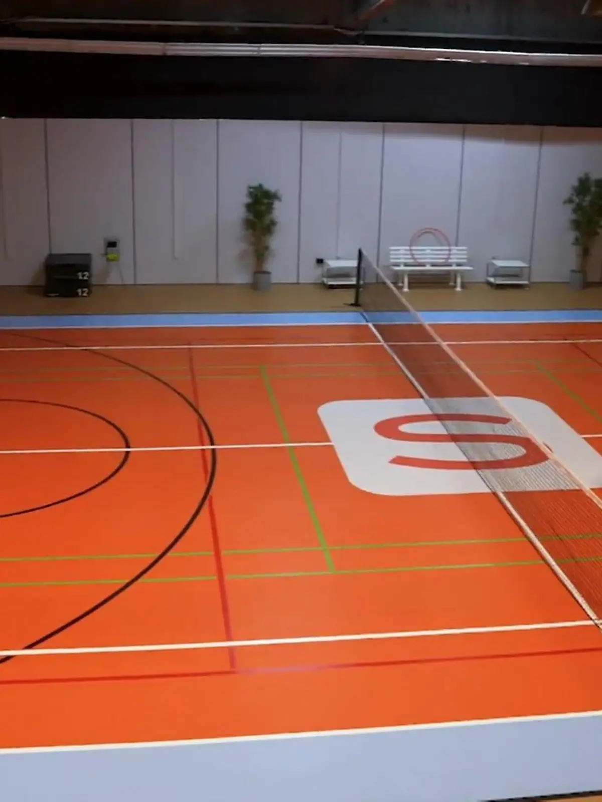 Bild zu: "Set-Check mit Bianca Hein! AWZ-Star zeigt uns die neue Sporthalle"