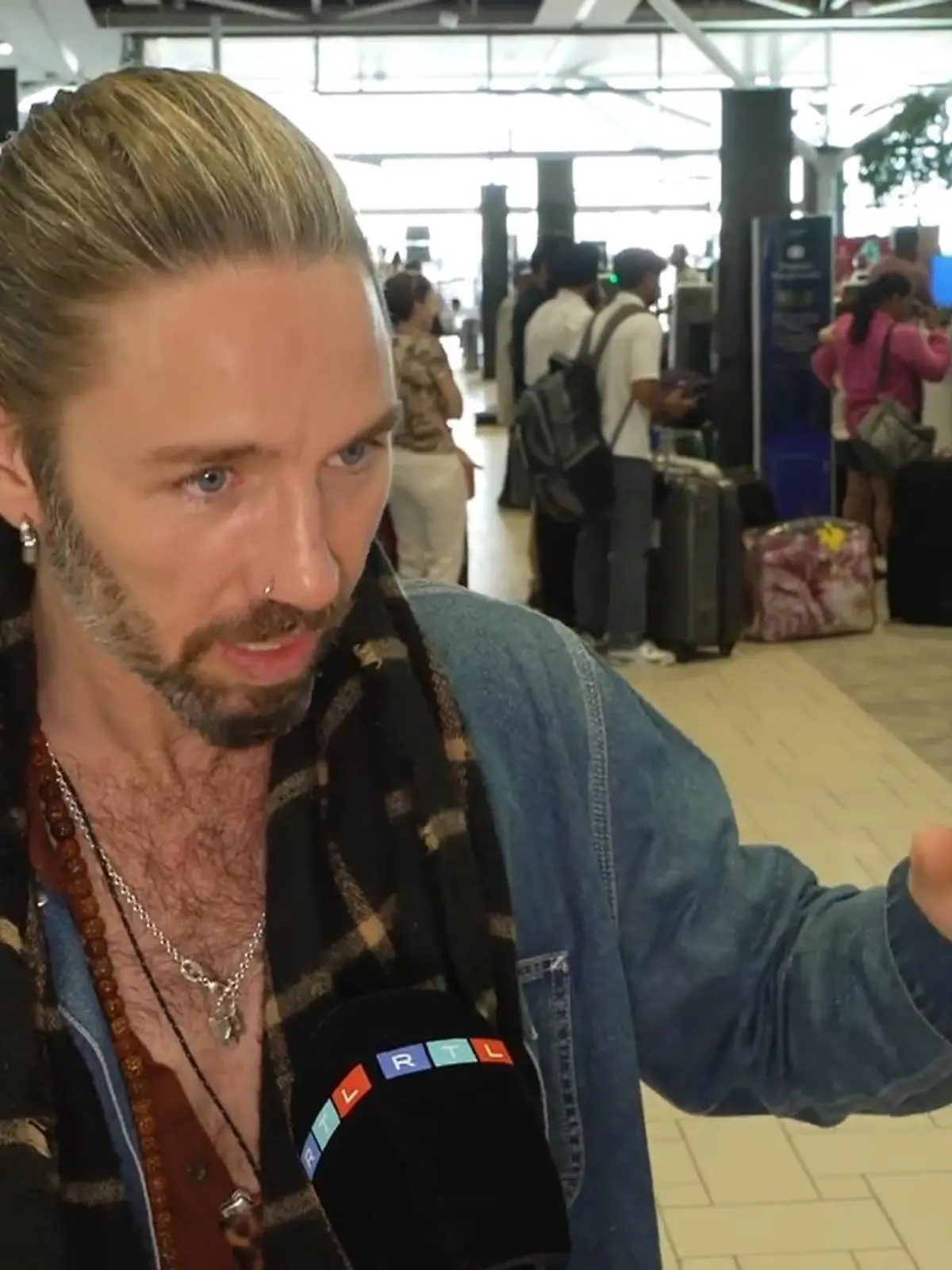 Bild zu: "Ariel rund gemacht! JETZT schießt Gil Ofarim plötzlich gegen Ex-Mitcamperin"