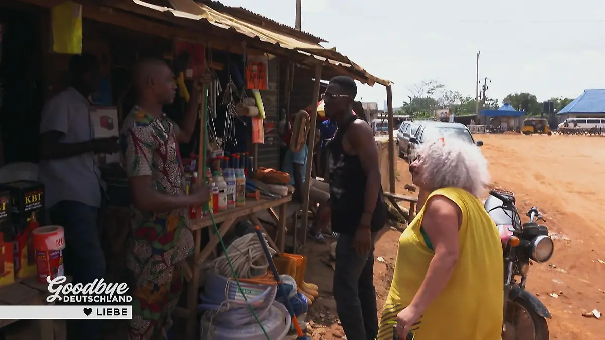 Ugo und Susann auf Einkaufstour in Nigeria Mission: Schaukel fertig!