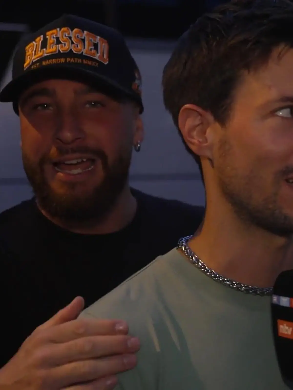 Bild zu: "Umut crasht Interview - für sein persönliches Dschungel-Abschiedsgeschenk!"