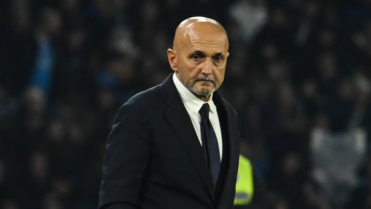 Juventus-Turin-Italien-Fu-balltrainer-Luciano-Spalletti-k-sst-ungefragt-TV-Moderatorin