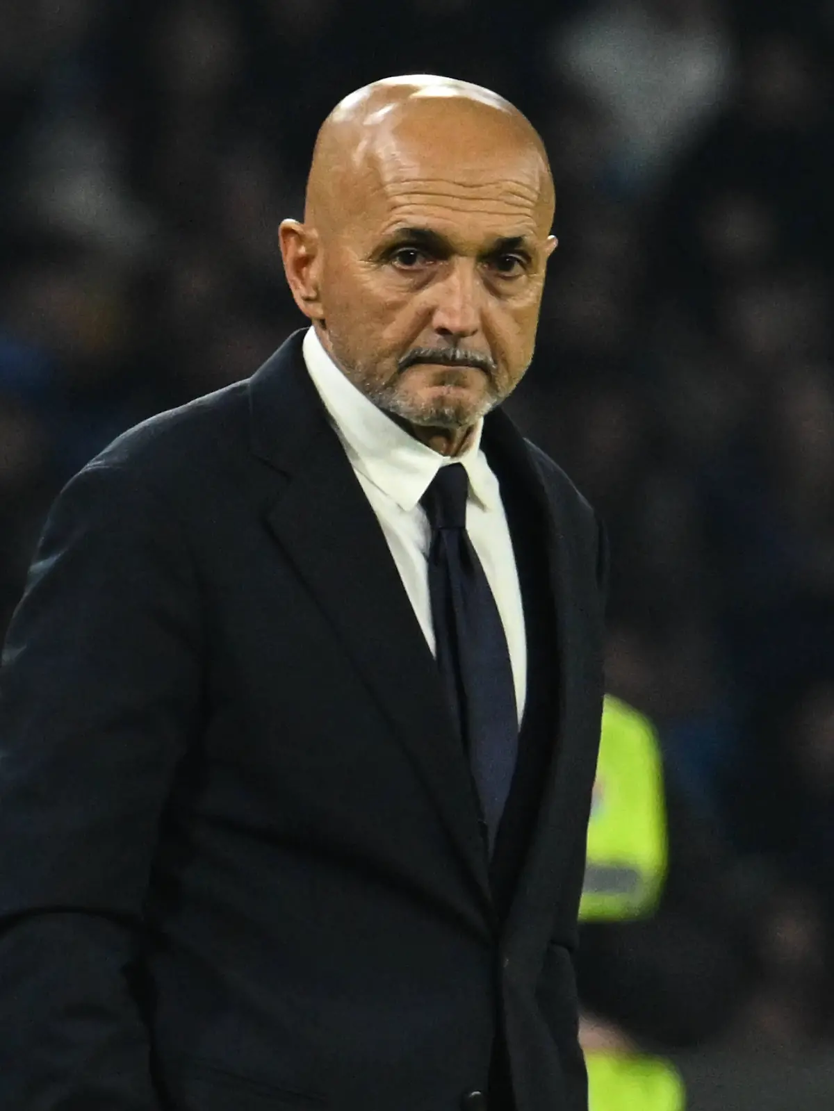 Bild zu: "Mitten im Interview! Fußballtrainer küsst ungefragt TV-Moderatorin"