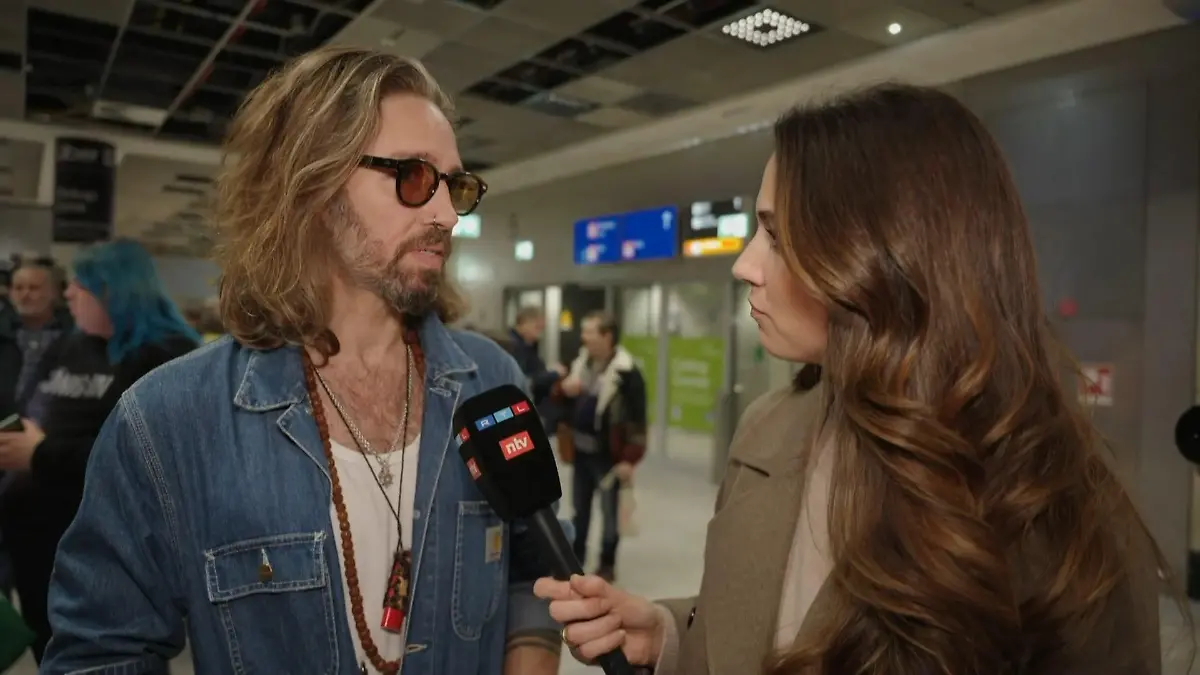 Dschungelkönig wieder in Deutschland! DAS sagt Gil zu Äußerungen des Hotelmitarbeiters Dschungelcamper in Frankfurt gelandet