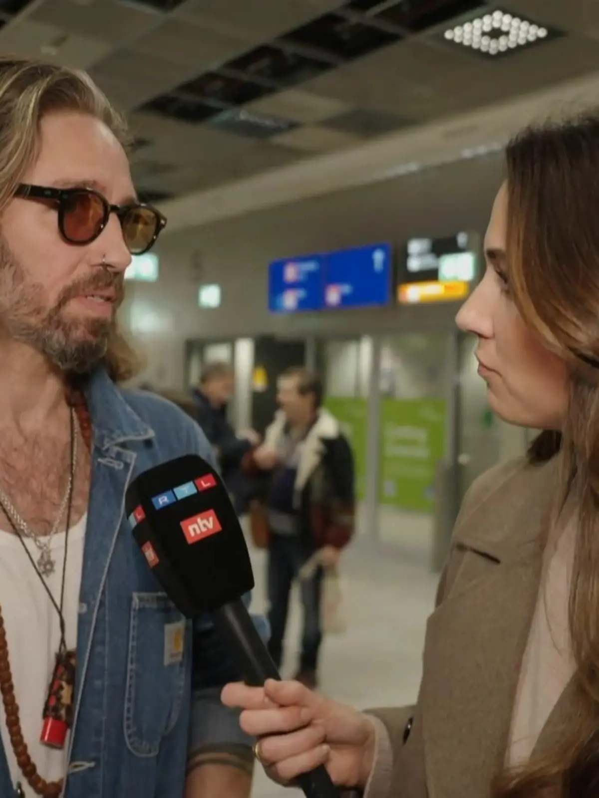 Bild zu: "SO reagiert Gil Ofarim auf die Äußerungen des Hotelmitarbeiters Markus W."