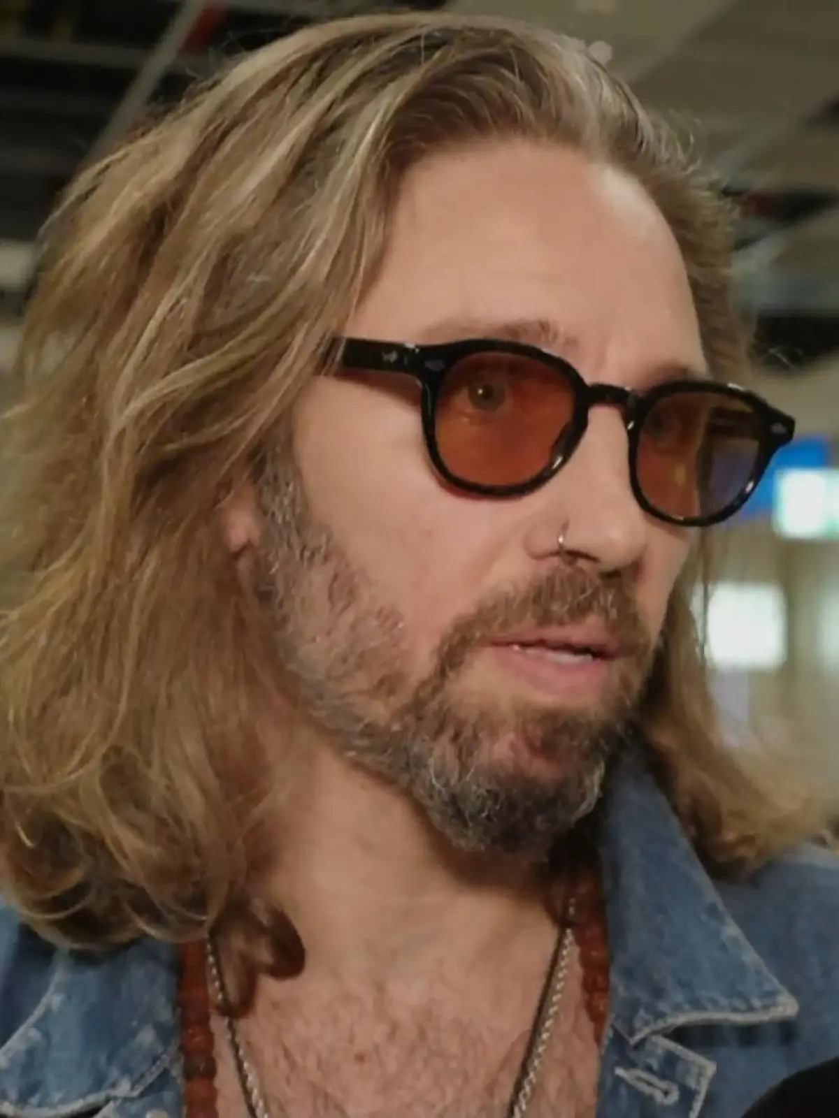 Bild zu: "Gil Ofarims erste Reaktion auf das Interview des Hotelmitarbeiters"