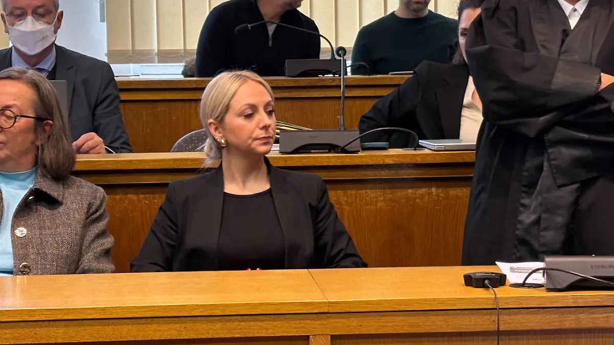 Polizist-Simon-Bohr-34-in-V-lklingen-erschossen-Witwe-will-Ahmet-G-19-im-Gerichtssaal-in-die-Augen-sehen