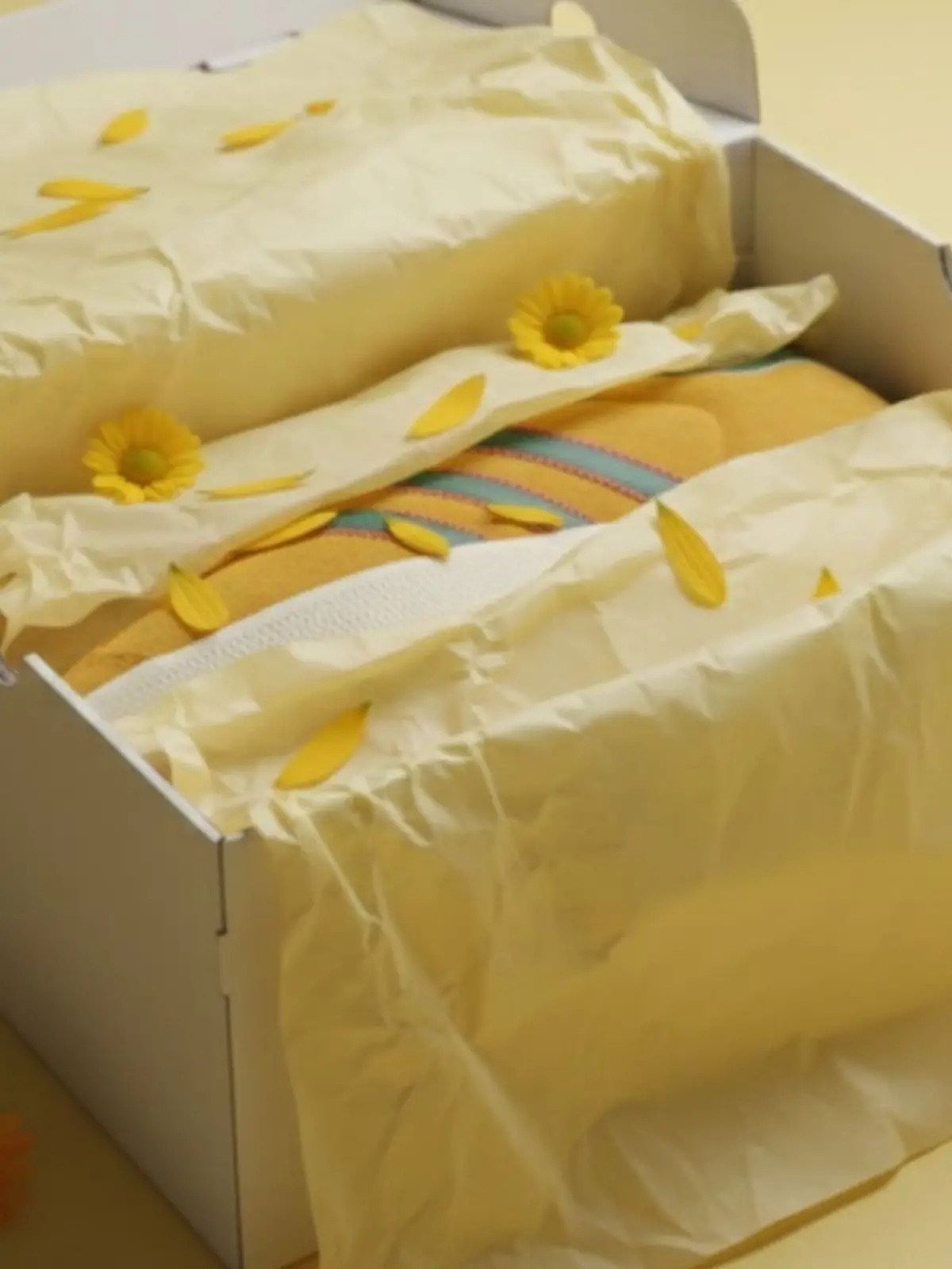 Die Adidas Gazelle Jamaica x Bob Marley kommt im frischen Gelbb daher – perfekt für den Frühling.