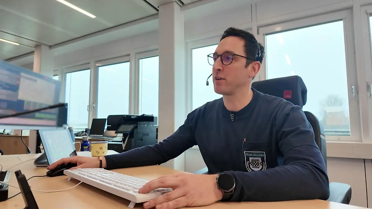 Ein Tag in der Bochumer Leitstelle Einsatzbeginn am Telefon