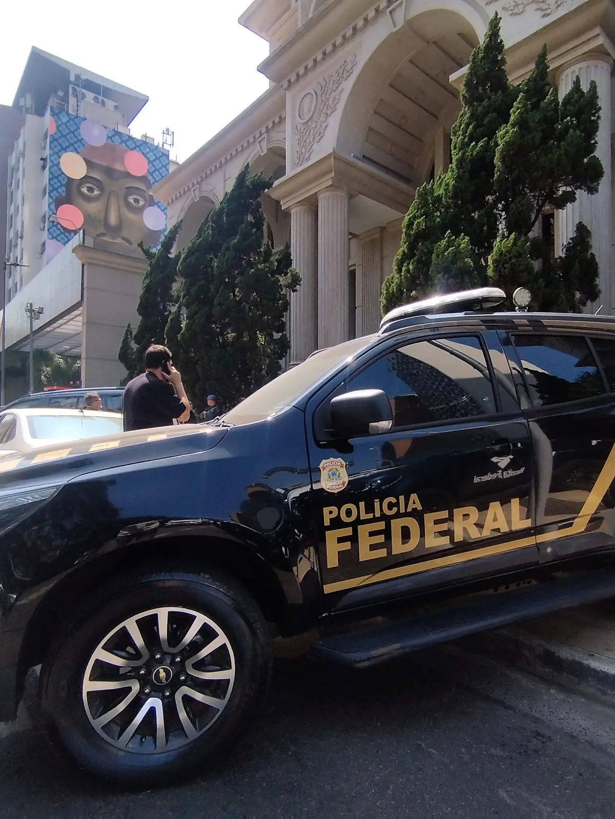 Bild zu: "Kindesmissbrauch? Pilot wird im Flieger verhaftet"