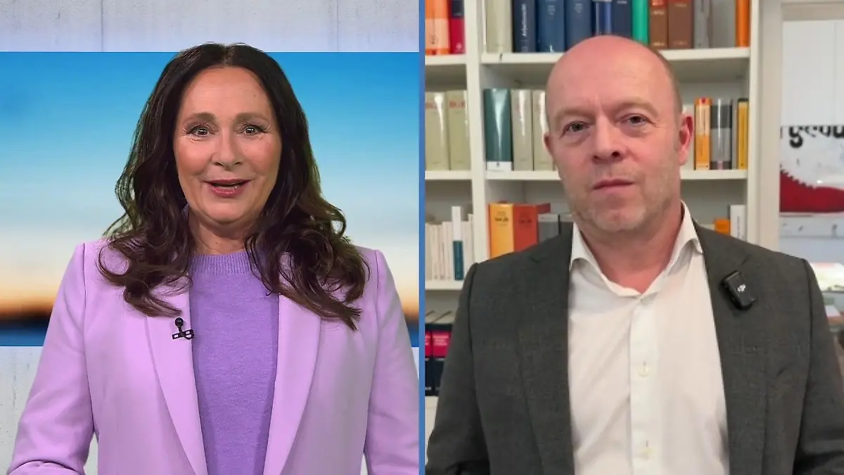 Rechtsanwalt zu Kostümen im Büro Wie viel Karneval ist erlaubt?