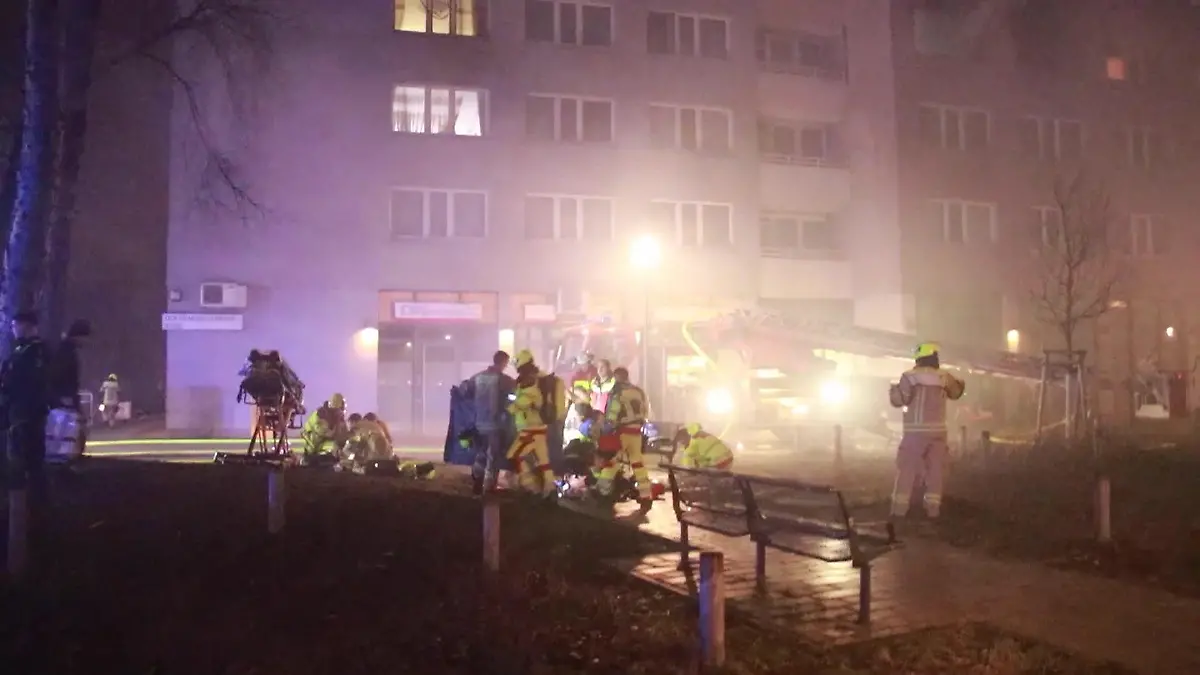 Kind stirbt bei Hochhaus-Feuer! Verheerender Brand in Berlin
