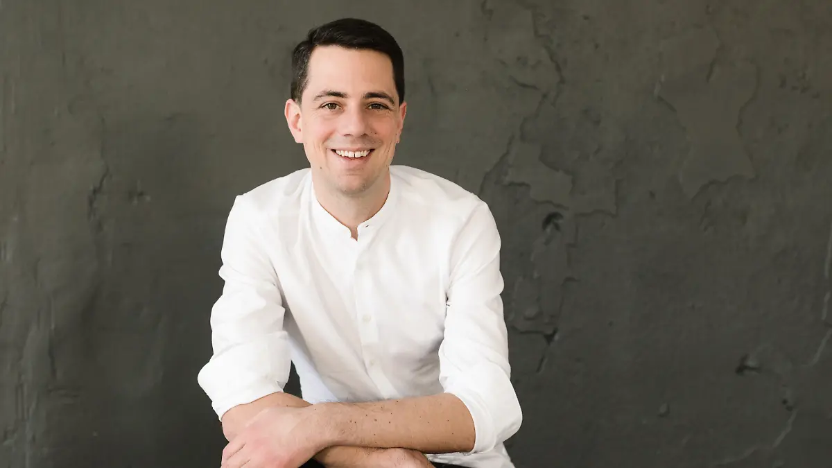 Reiseexperte Jonas Schulze Dieckhoff ist Geschäftsführer von Urlaubstracker.