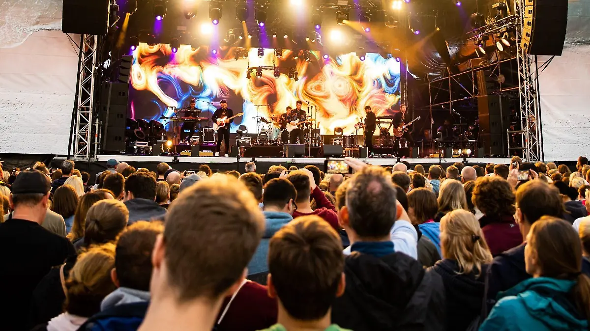 Stars at the Beach - Revolverheld Zimmer mit Blick - Open Air Tour 2019 - Revolverheld, sup. Klan -16.06.2019, Heiligenhafen