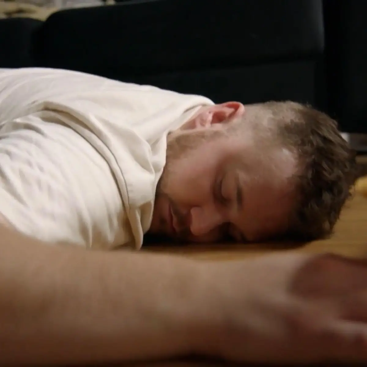 GZSZ-Wochenvorschau Teil 1: Jonas bricht plötzlich zusammen