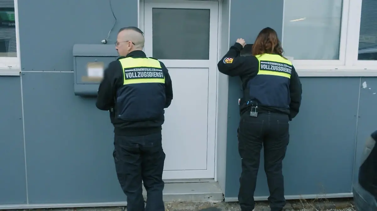 Ordnungsamt auf der Jagd! Landrat verpflichtet Bürgergeldempfänger zur Arbeit Heftige Streichungen als Strafe