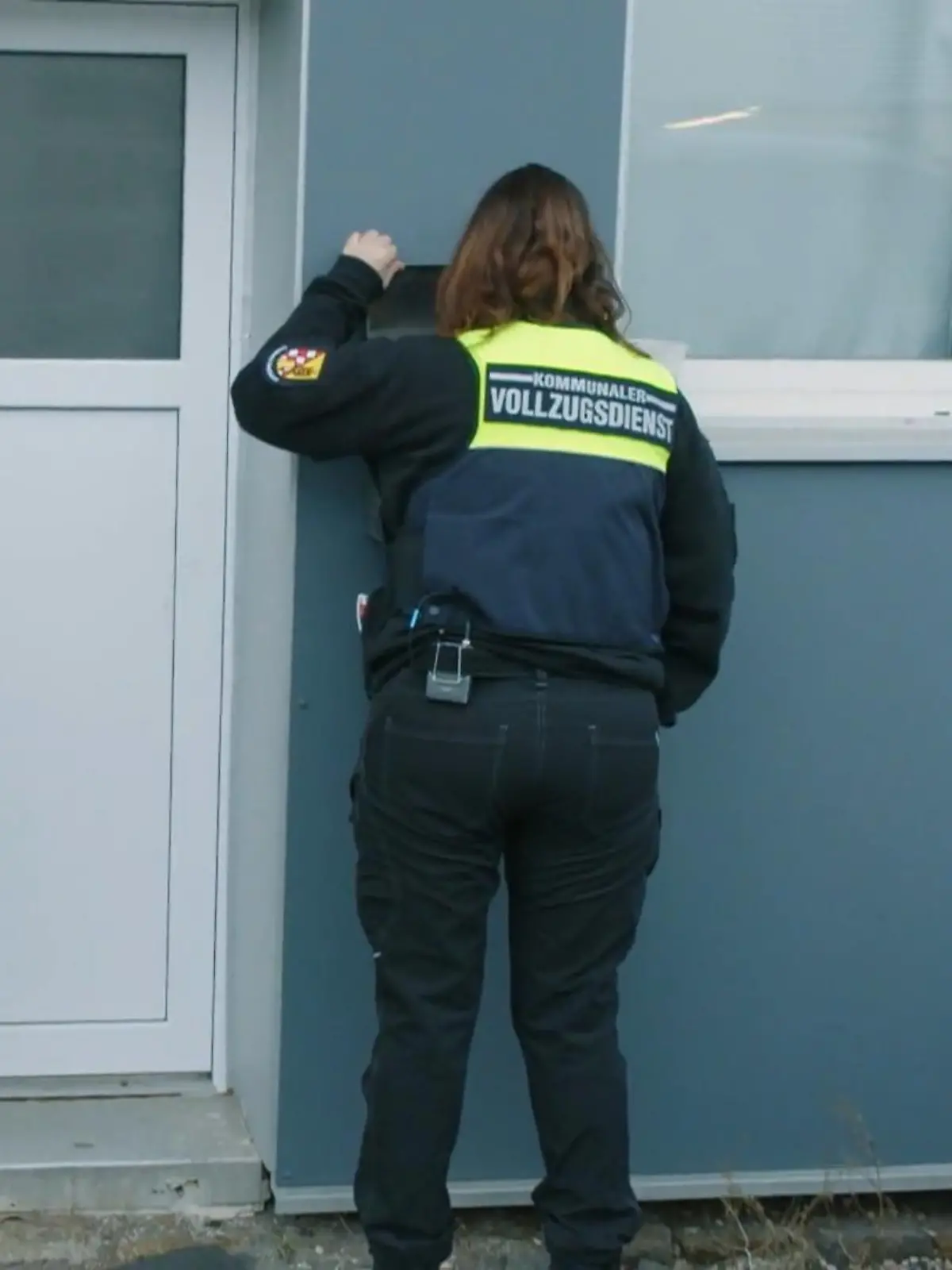 Bild zu: "Ordnungsamt auf der Jagd! Landrat verpflichtet Bürgergeldempfänger zur Arbeit"