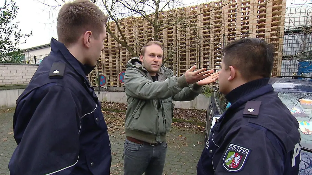 Mann findet blutverschmierten Küchenboden vor