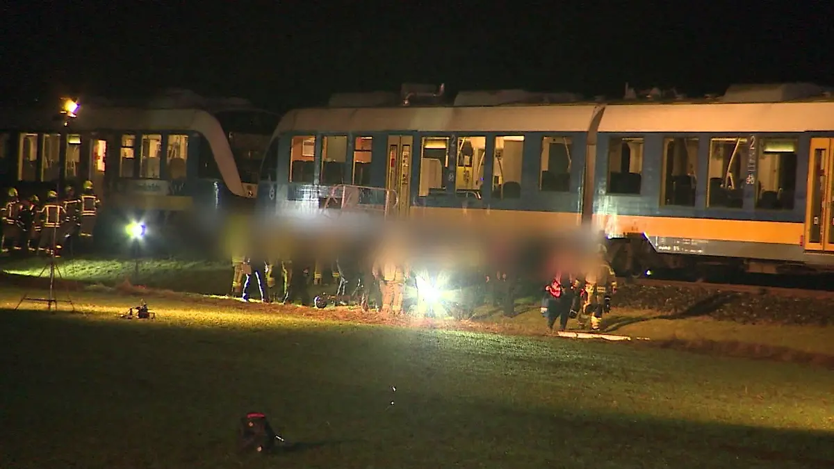 Tragödie am Bahnübergang Fahranfänger stirbt in Alpen