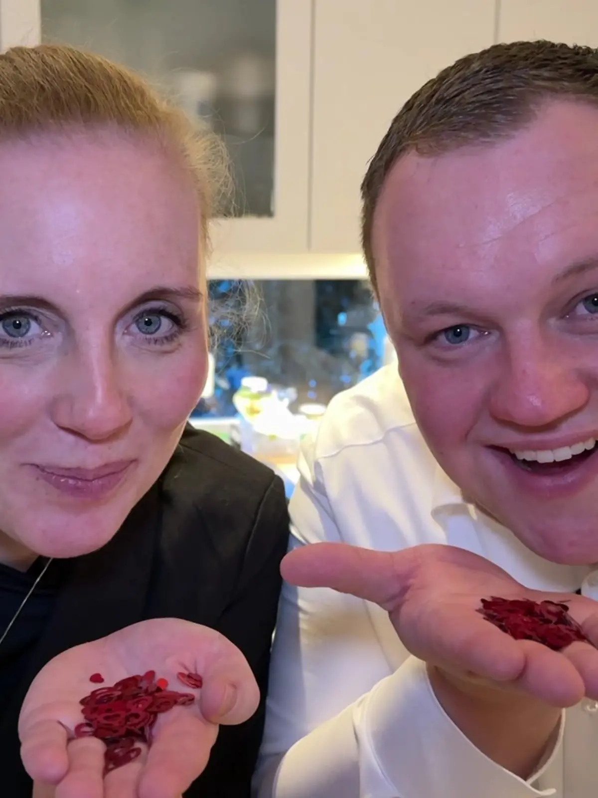 Bei Yvonne und Dennis hat es Zoom gemacht – in einem ganz ungewöhnlichen Moment. 