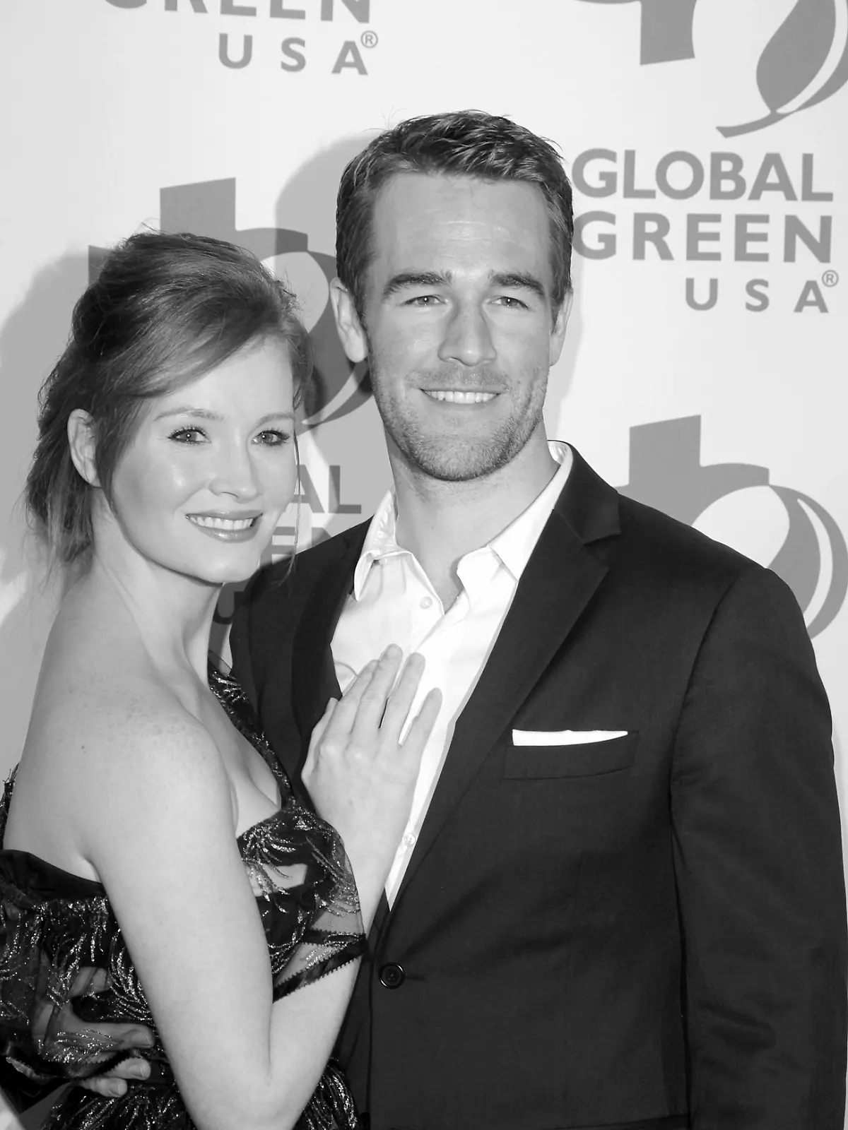 Bild zu: "Van Der Beek-Witwe schickt rührende Botschaft in den Himmel!"