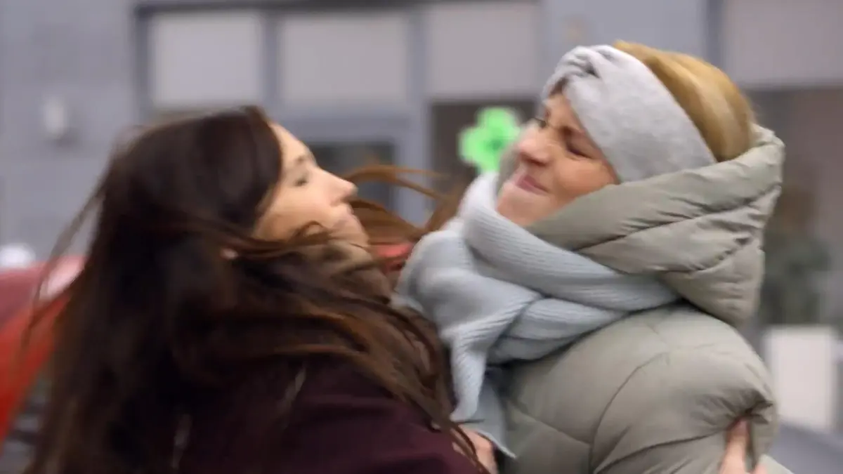 Laura und Zoe prügeln sich auf dem Kiez GZSZ-Folge 8466 vom 16. Februar 2026 auf RTL+ 