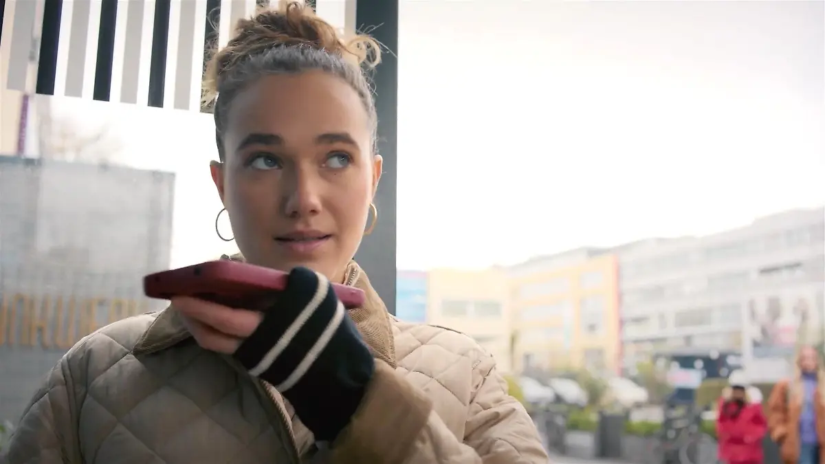 AWZ: Joana nimmt eine verhängnisvolle Nachricht auf