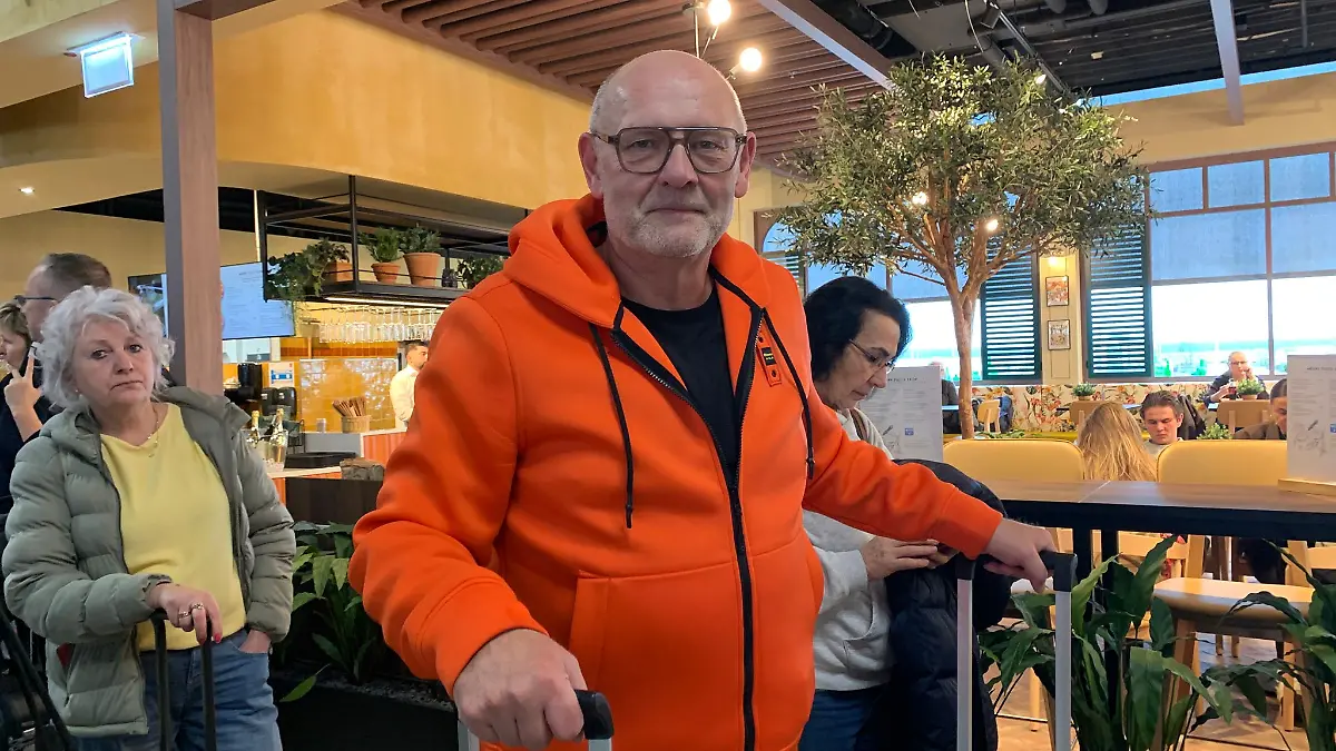 Geburtstagskind Andreas von Eckern war von dem Chaos am Flughafen Köln/Bonn betroffen.