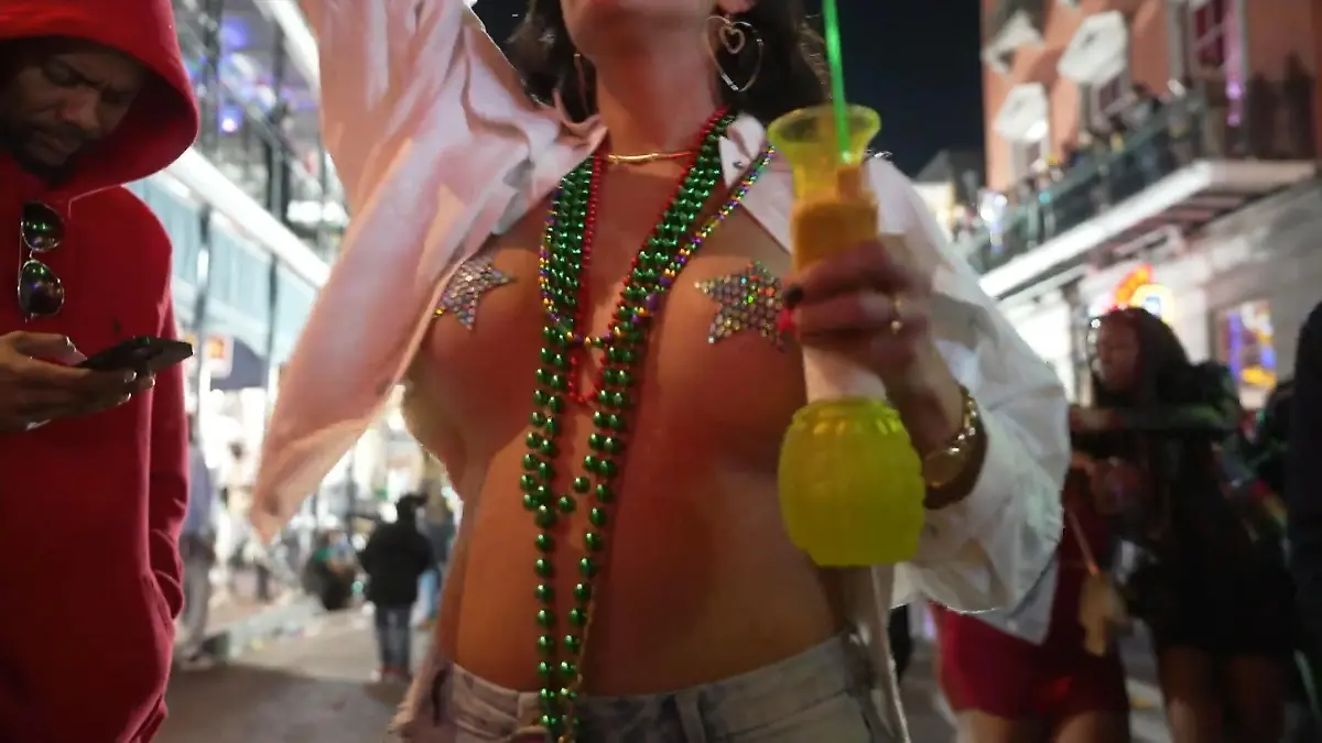 Mardi Gras: Heiße Töne und nackte Tatsachen! Fasching Umzug Nackt Party