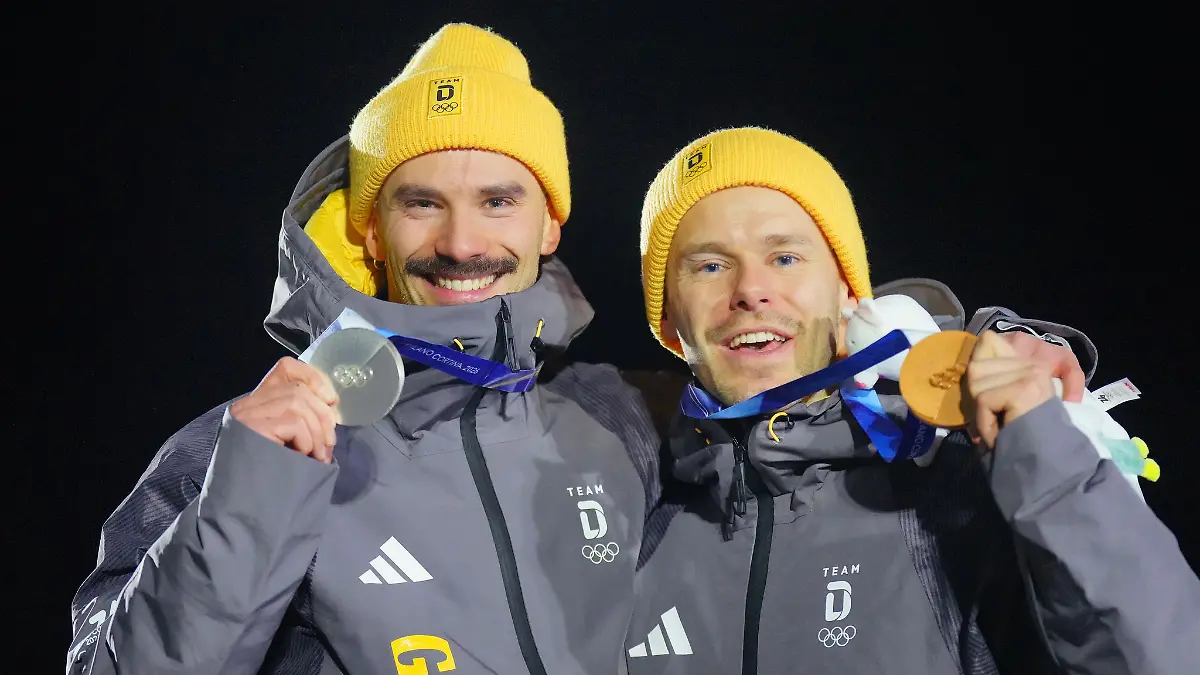 Gemeinsame Freude ist doppelte Freude: Axel Jungk (l) und Christopher Grotheer.