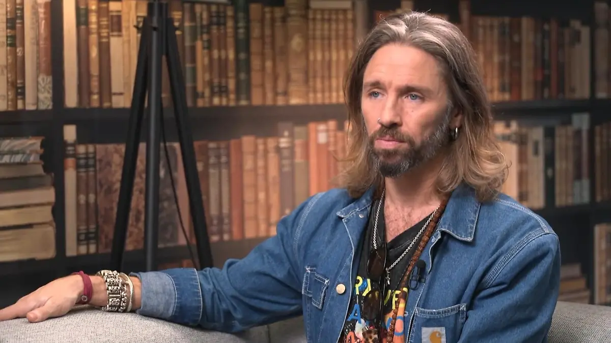 Wie ernst meint Gil Ofarim seine Entschuldigung? Rebecca Mir trifft Dschungelkönig