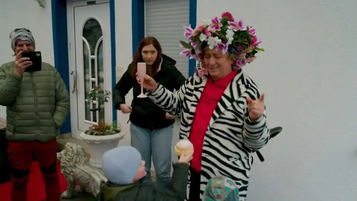 So süß feiert Hubert Fella seine Rückkehr vom Dschungelcamp – nur sein Matthias fehlt Hubsi's Empfangskomitee!