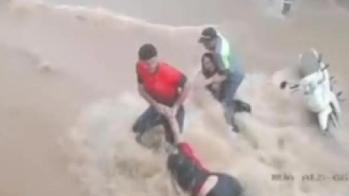 „Dachte, ich würde sterben" – Männer retten Daniela und Gabriela aus Flutmassen Sie wurden 100 Meter mitgeschleift