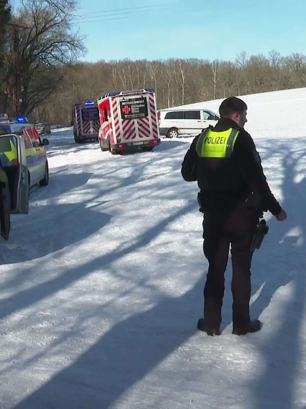 Bild zu: "Von Auto gezogen! Elfjähriger stirbt bei Schlitten-Unfall "