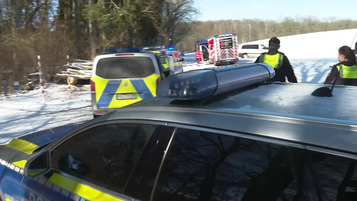 Elfjähriger stirbt bei Schlitten-Unfall Von Auto gezogen