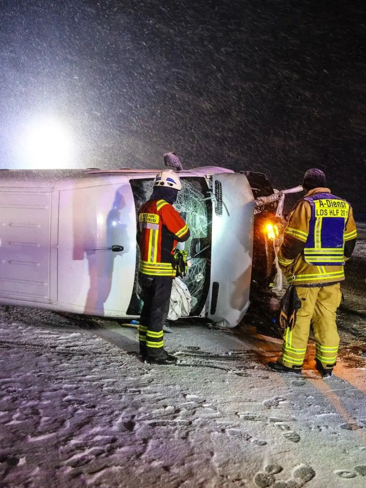 Sprinter verunfallt auf Autobahn