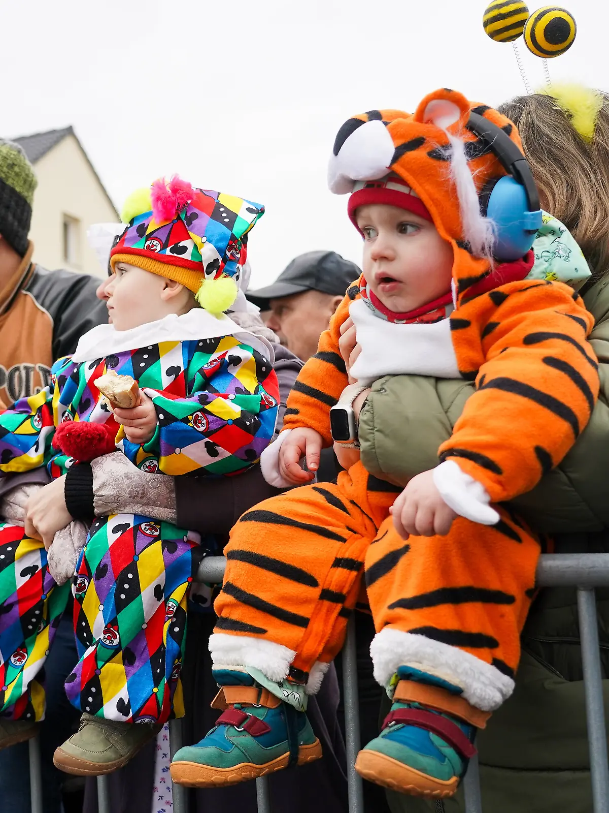 Karneval soll eine schöne Zeit für die Kleinen sein. Doch nun ruft Aldi einige Kostüme zurück.