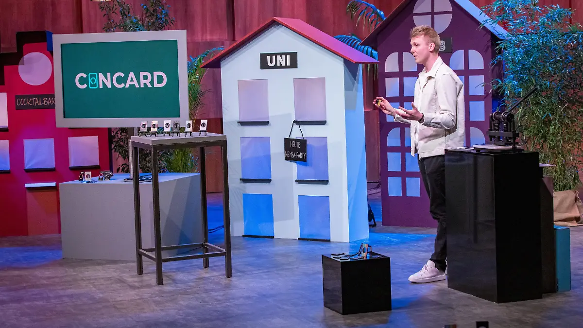 Patrick Beyer präsentiert die Kondomschutzhülle „Concard”. Er erhofft sich ein Investment von 80.000 Euro für 20 Prozent der Firmenanteile.