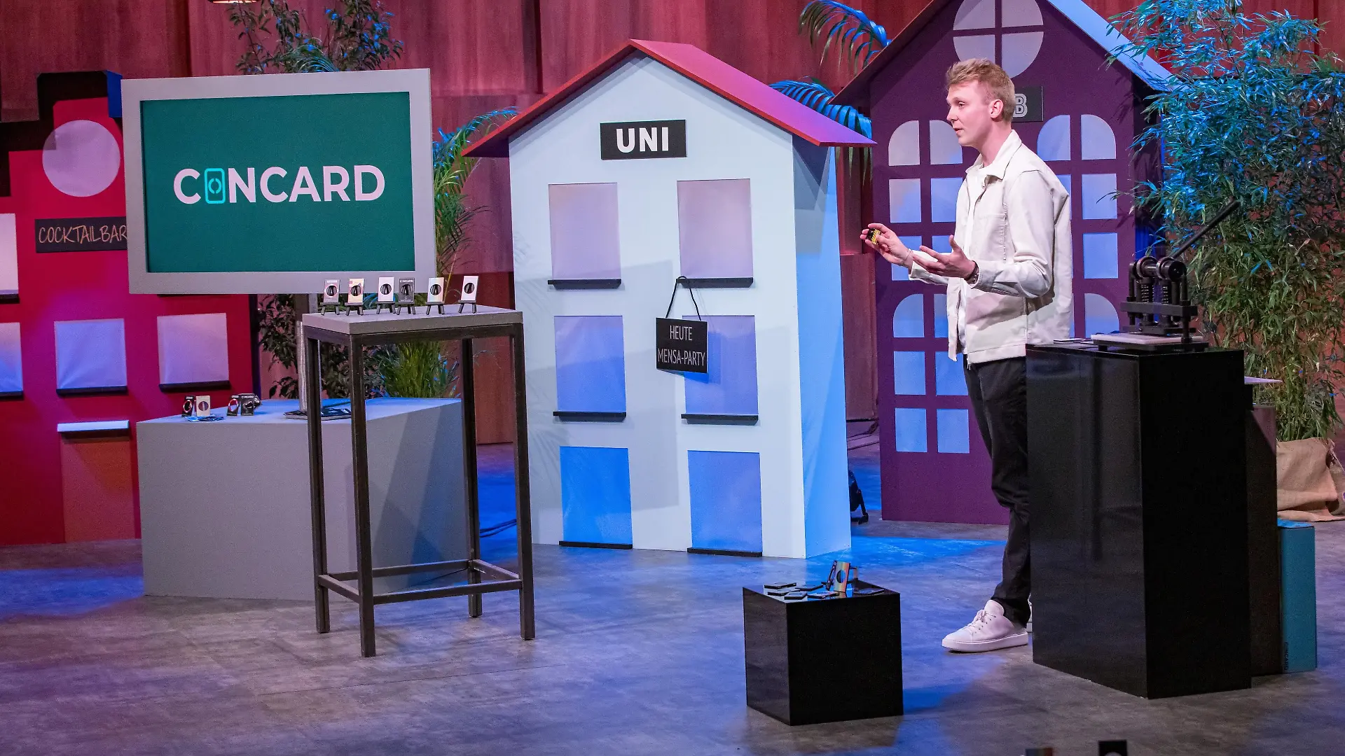 Patrick Beyer präsentiert die Kondomschutzhülle „Concard”. Er erhofft sich ein Investment von 80.000 Euro für 20 Prozent der Firmenanteile.