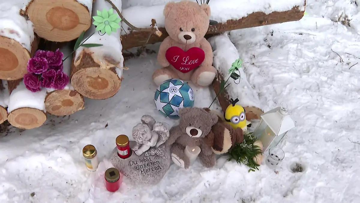 Elfjähriger stirbt bei Schlittenunfall – Trauer am Unglücksort Herzzerreißender Anblick