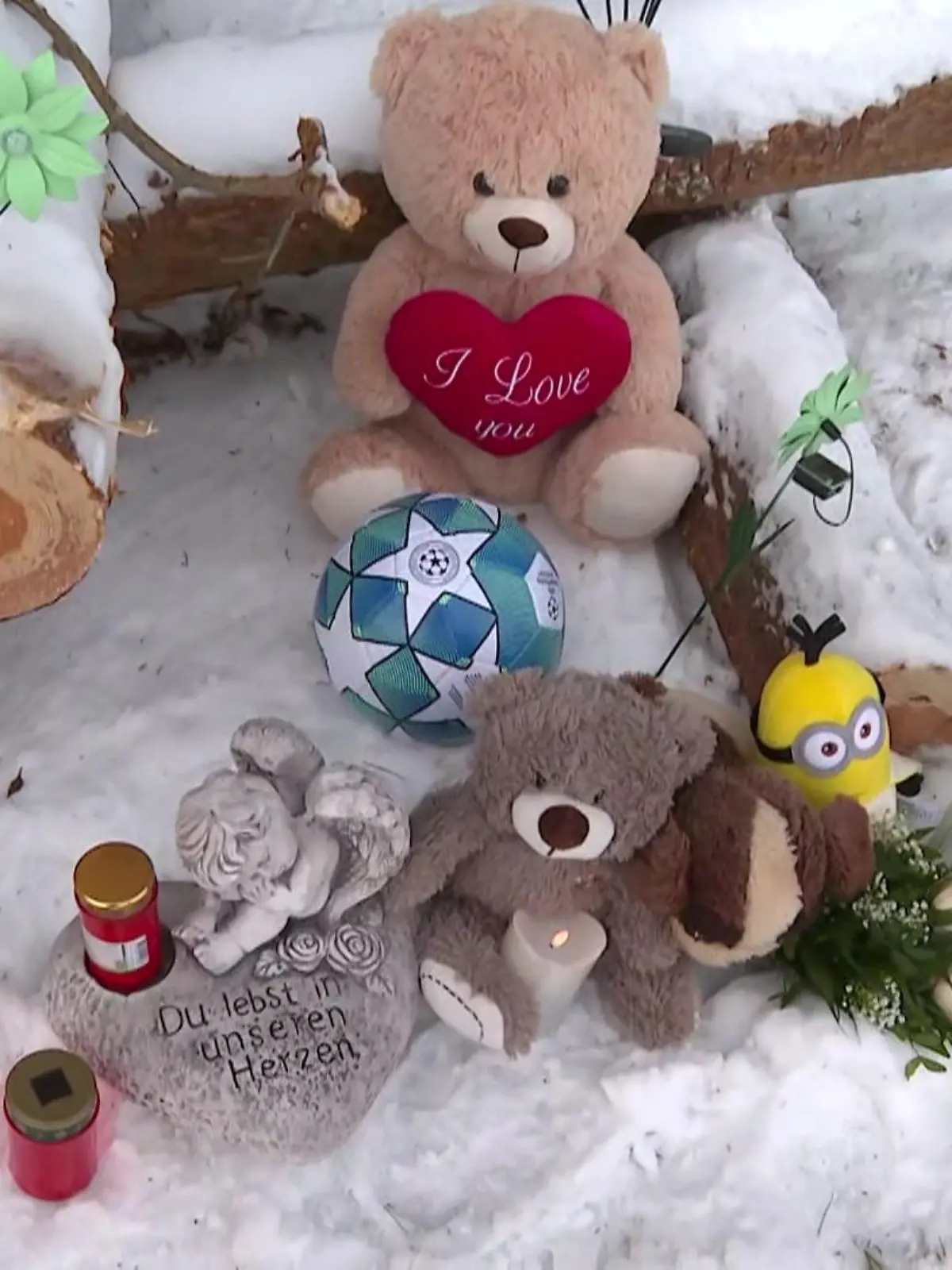 Bild zu: "Elfjähriger stirbt bei Schlittenunfall – Trauer am Unglücksort"