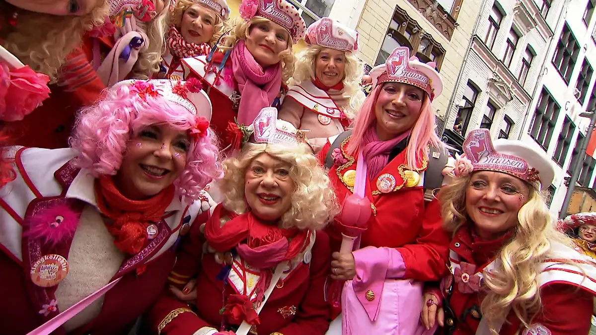Rosenmontagszug in Köln und Düsseldorf Alaaf und Helau!