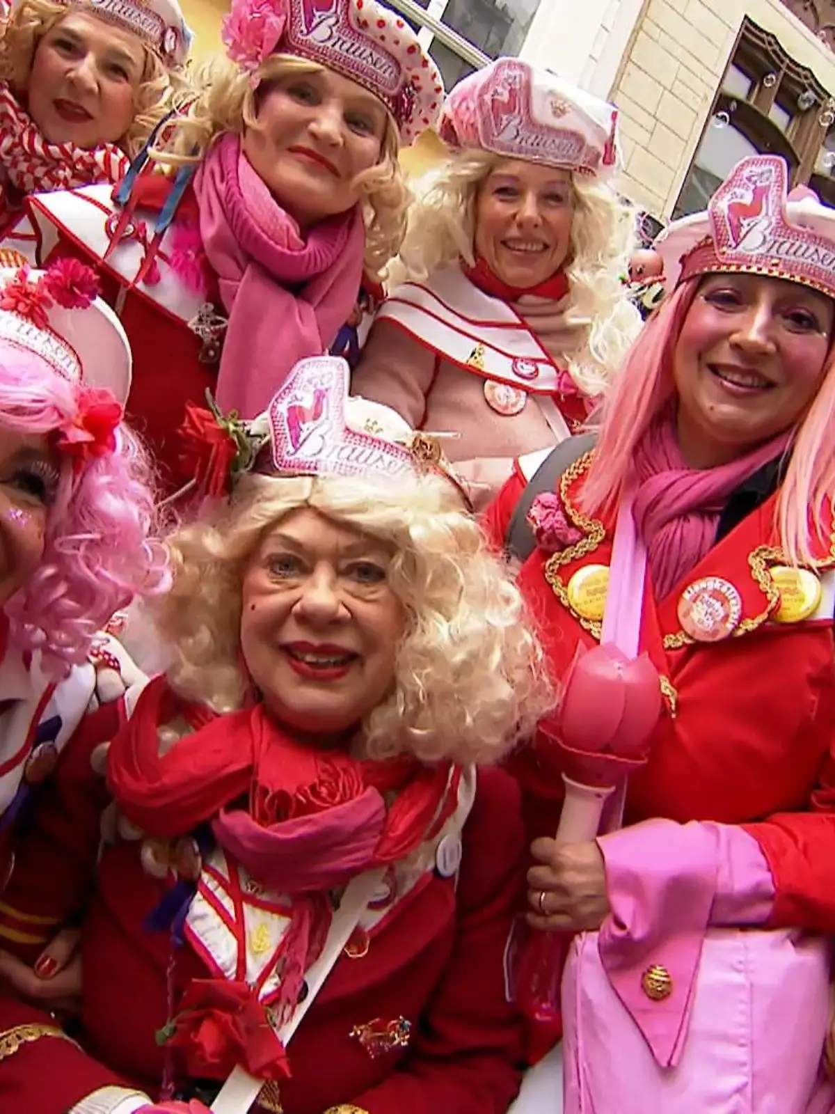 Bild zu: "Rosenmontagszug in Köln und Düsseldorf"