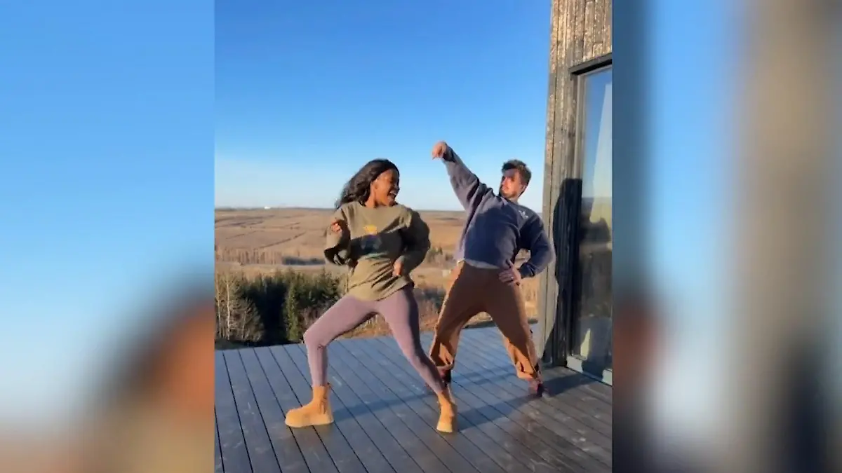 Motsi Mabuse tanzt sich (schon mal) warm „Let’s Dance”-Jurorin hat es voll drauf