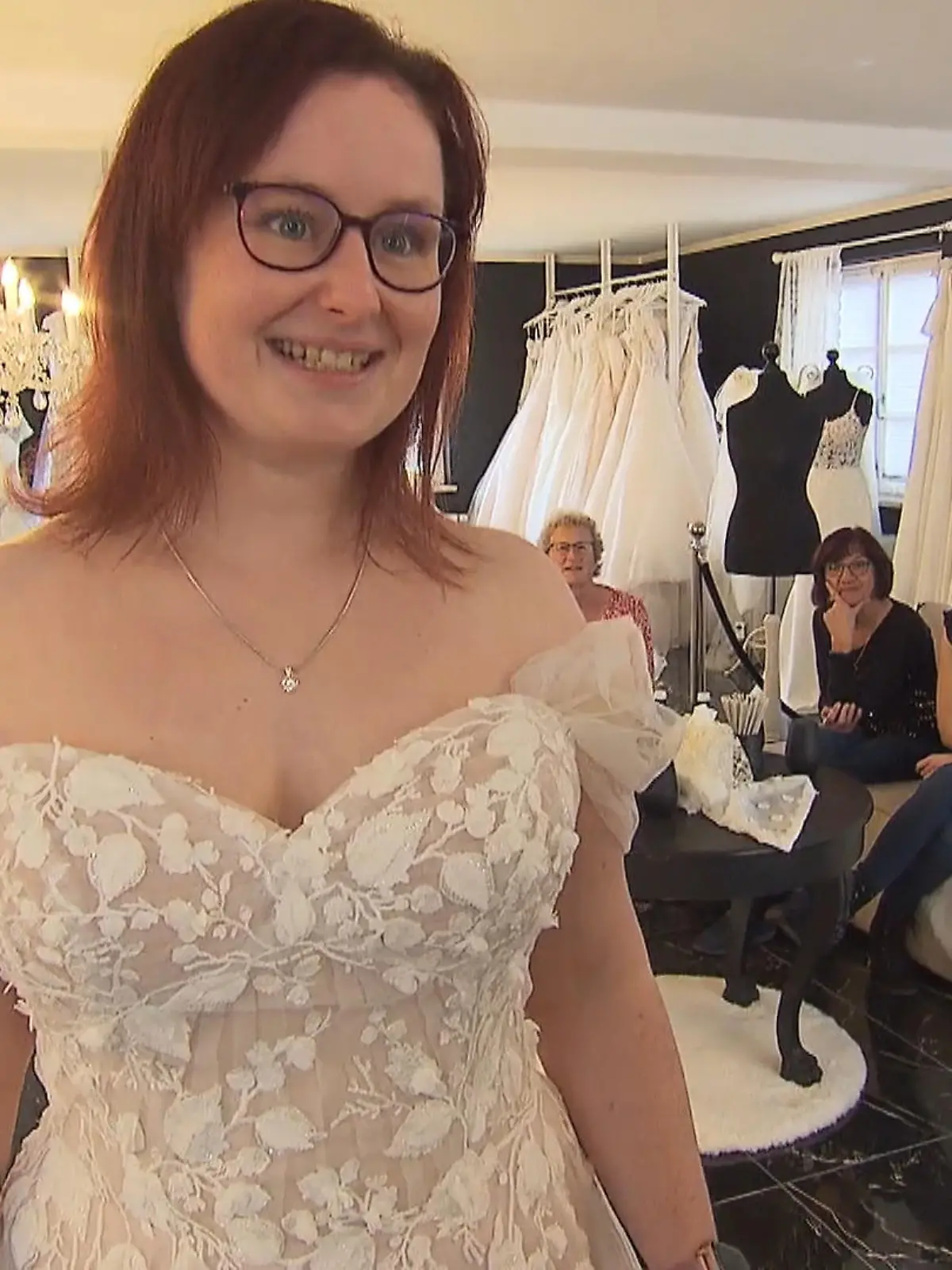 Bild zu: "Elegant oder "brautmäßig und bisschen Mädchen"?"