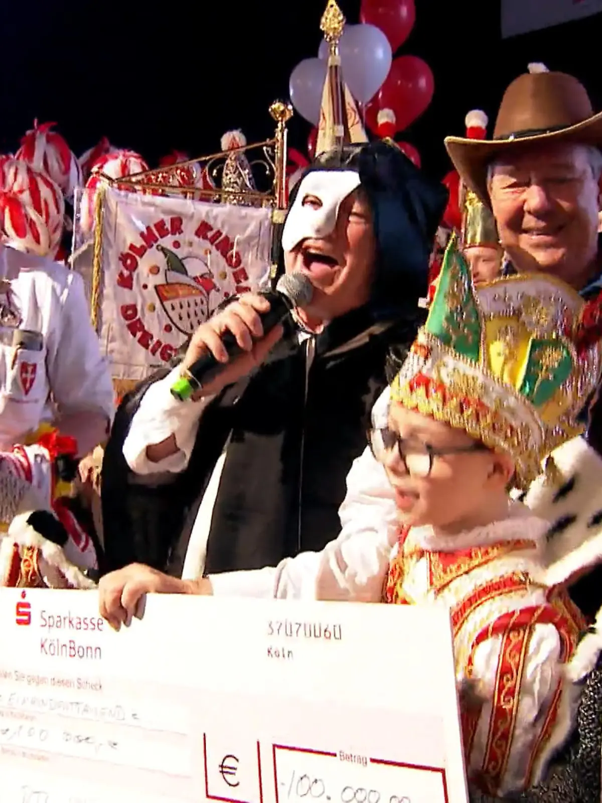 Bild zu: "Lost Sisters e.V.: 100.000 Euro für breakfast4kids"