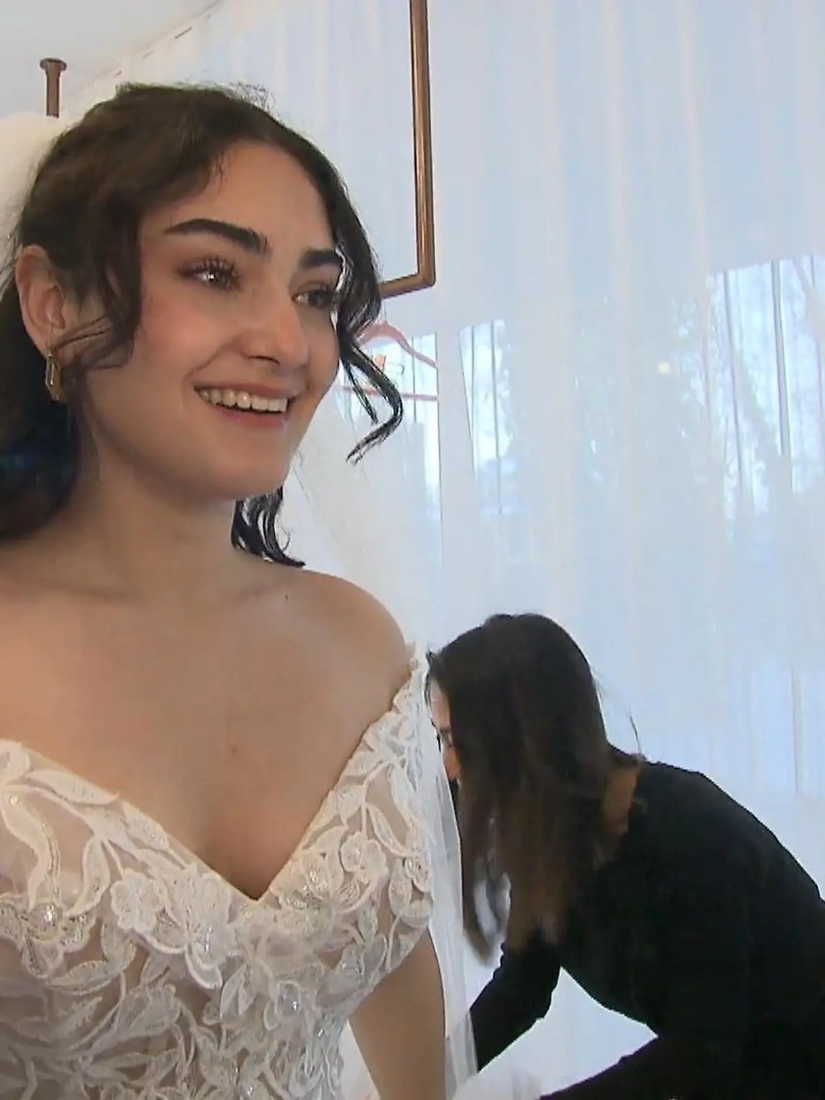 Bild zu: "Yvette strahlt - sie fühlt sich wie eine Prinzessin"