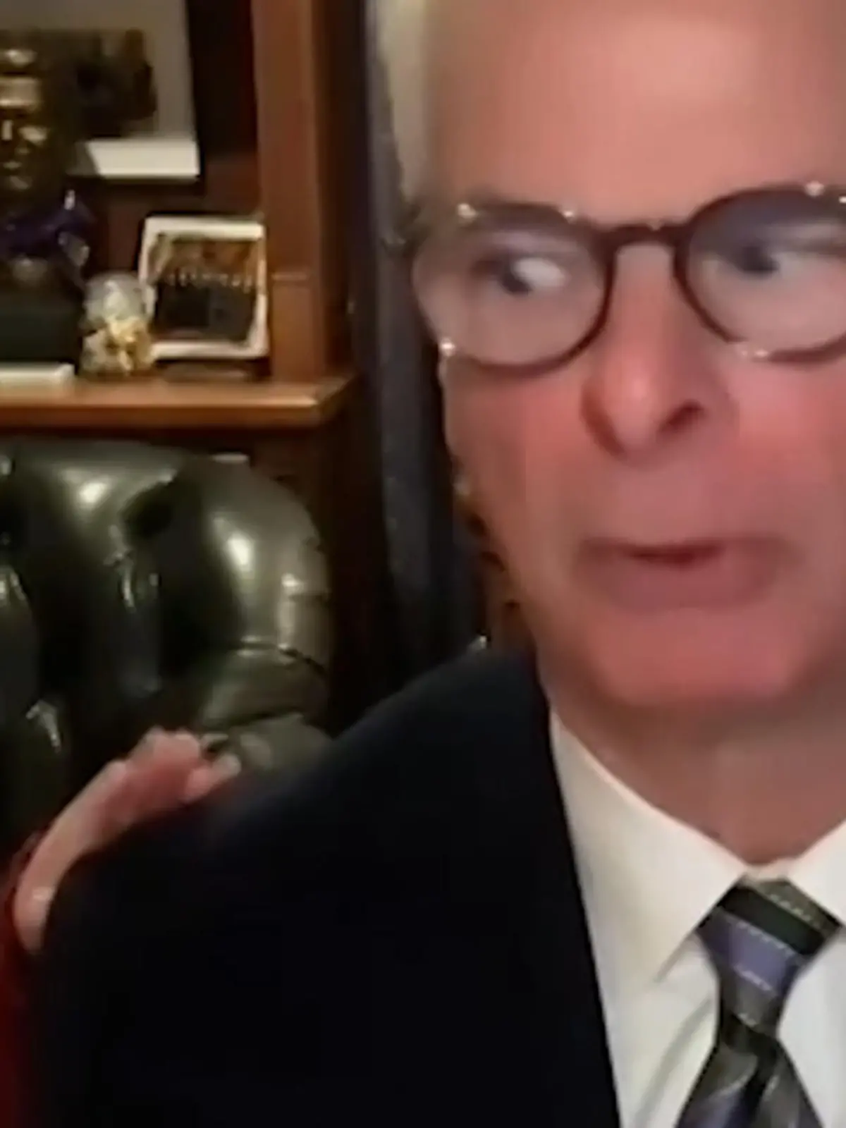 Bild zu: "Süßer Mini-Auftritt von Enkeltochter – mitten im TV-Interview!"