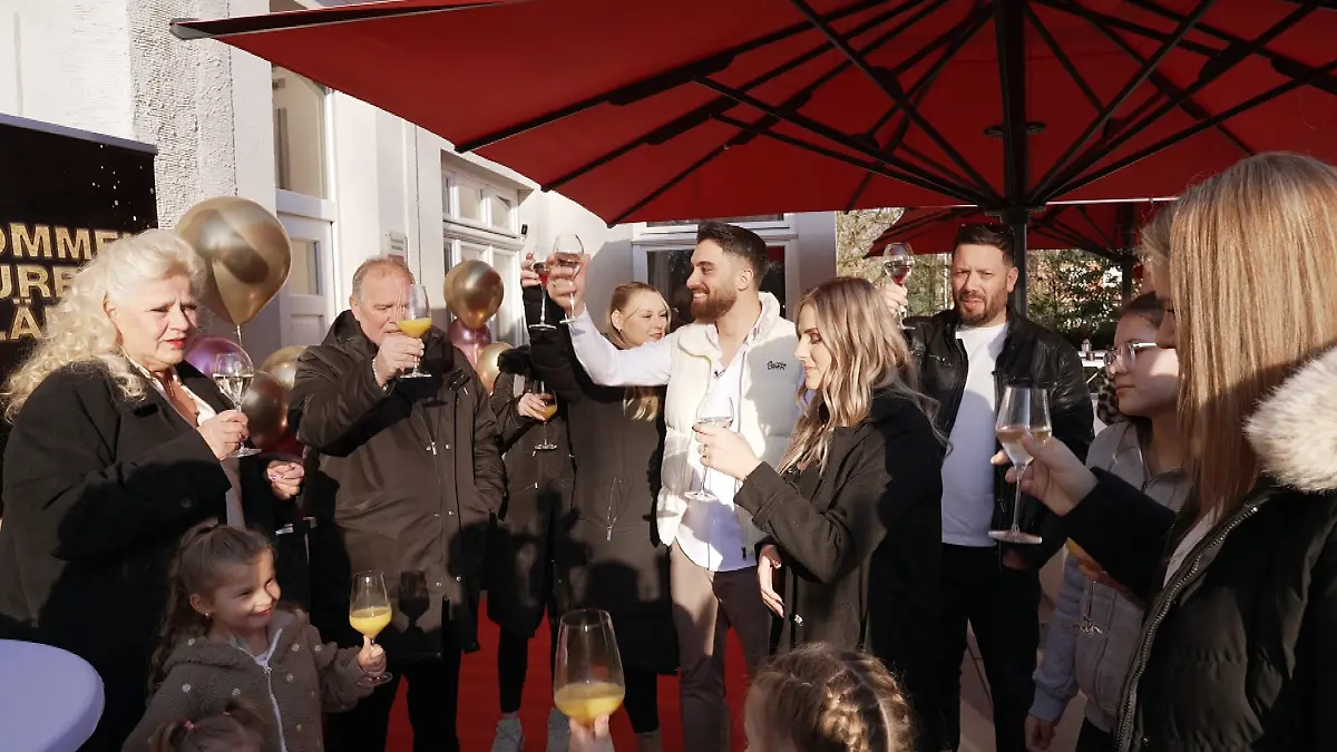 Auf Silvia, Harald und den Rest der Familie wartet zum Jubiläum ein spannender und aufregender Tag. 